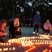 65 temetőben lobbanak fel az V. Országos Mindenszenteki Mécsesgyújtás lángjai